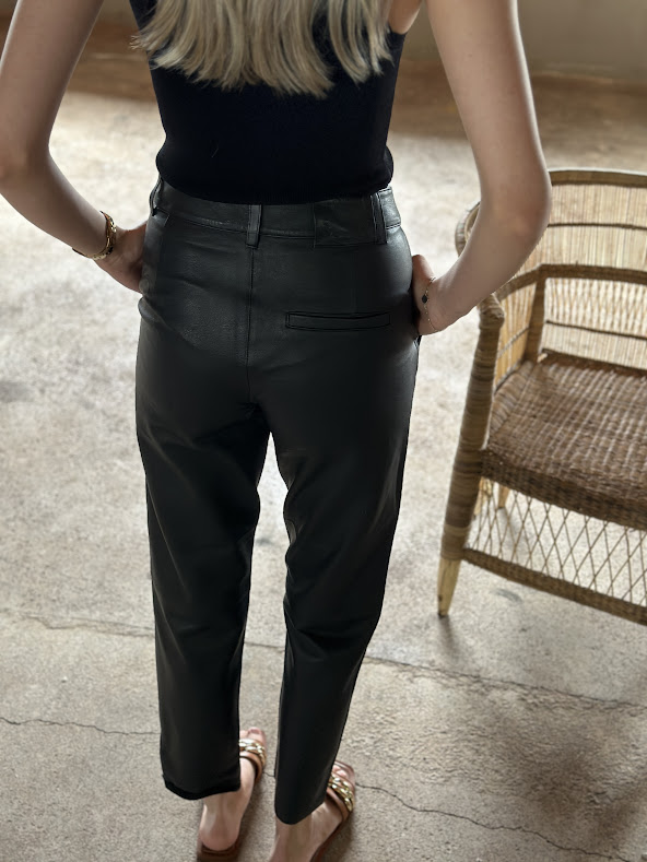 Selected Femme SFSYLVIA - Leather trousers - black - Zalando.de