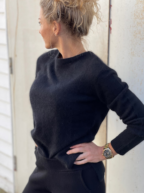 Six Ames Joie Sweater Black