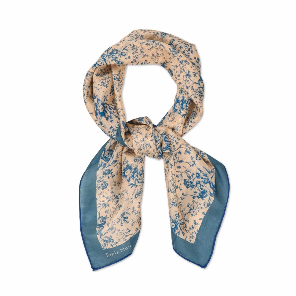 Tapis Noir Light Blue Flower Toile Scarf 67×67