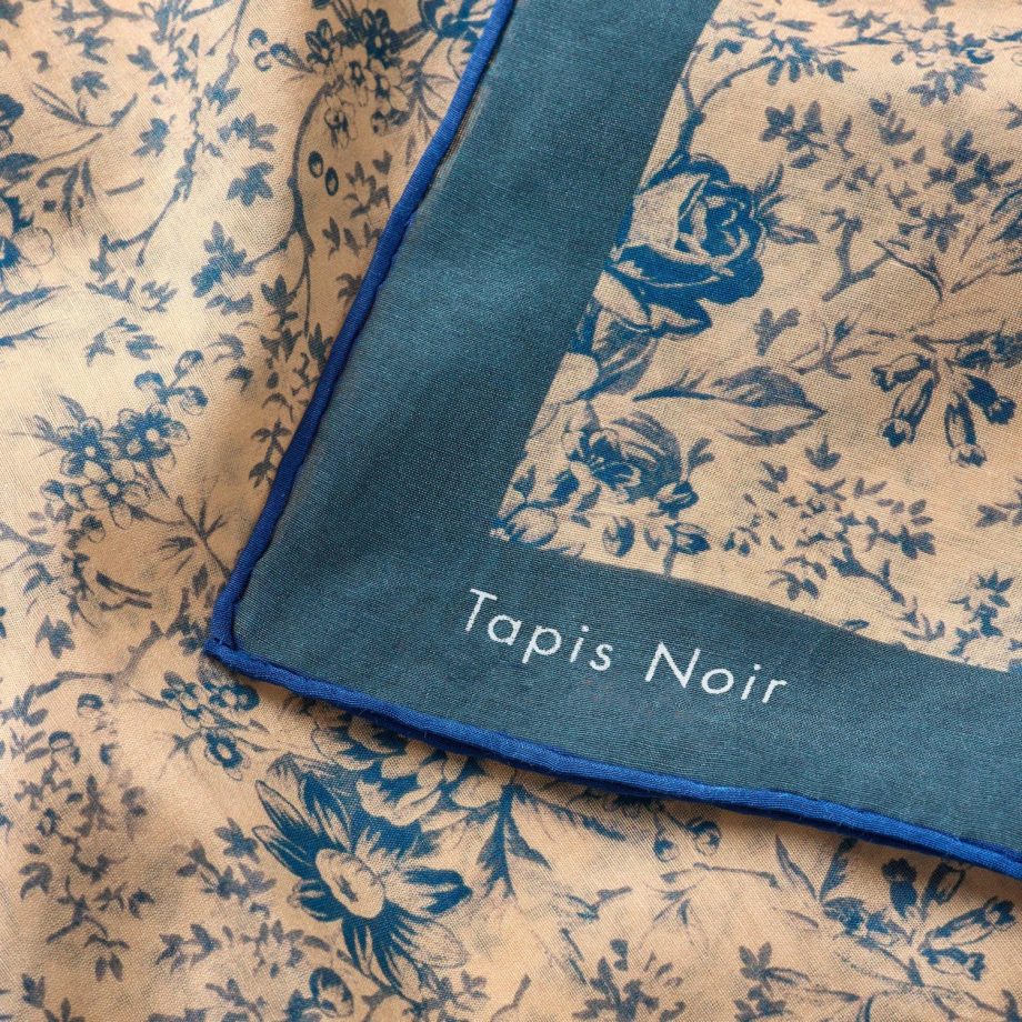 Tapis Noir Light Blue Flower Toile Scarf 67x67