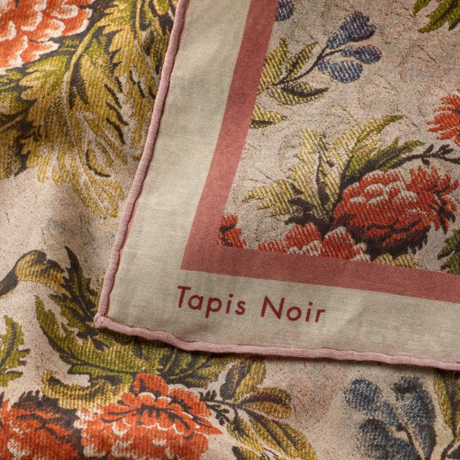 Tapis Noir Light Peach Flower Scarf 67x67